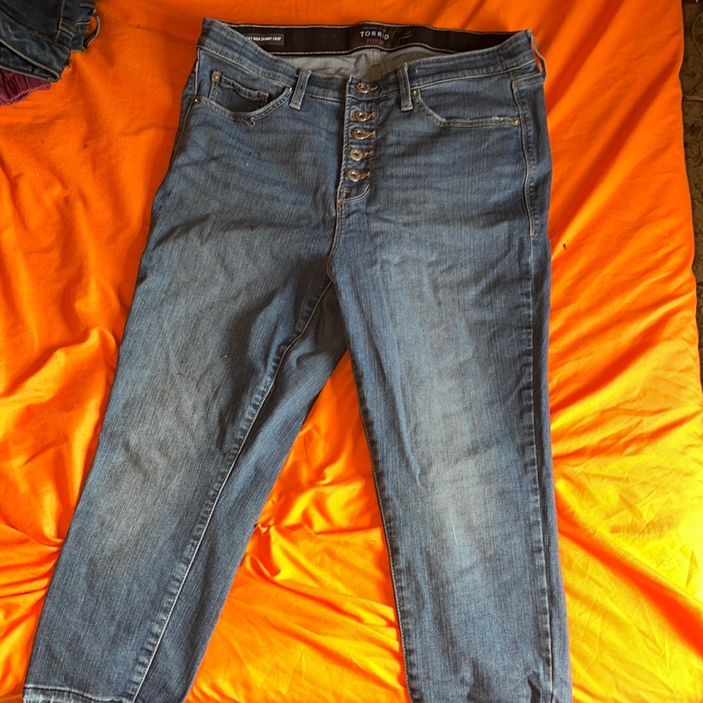 Plus size Torrid premium sky high skinny crop size 16 jeans